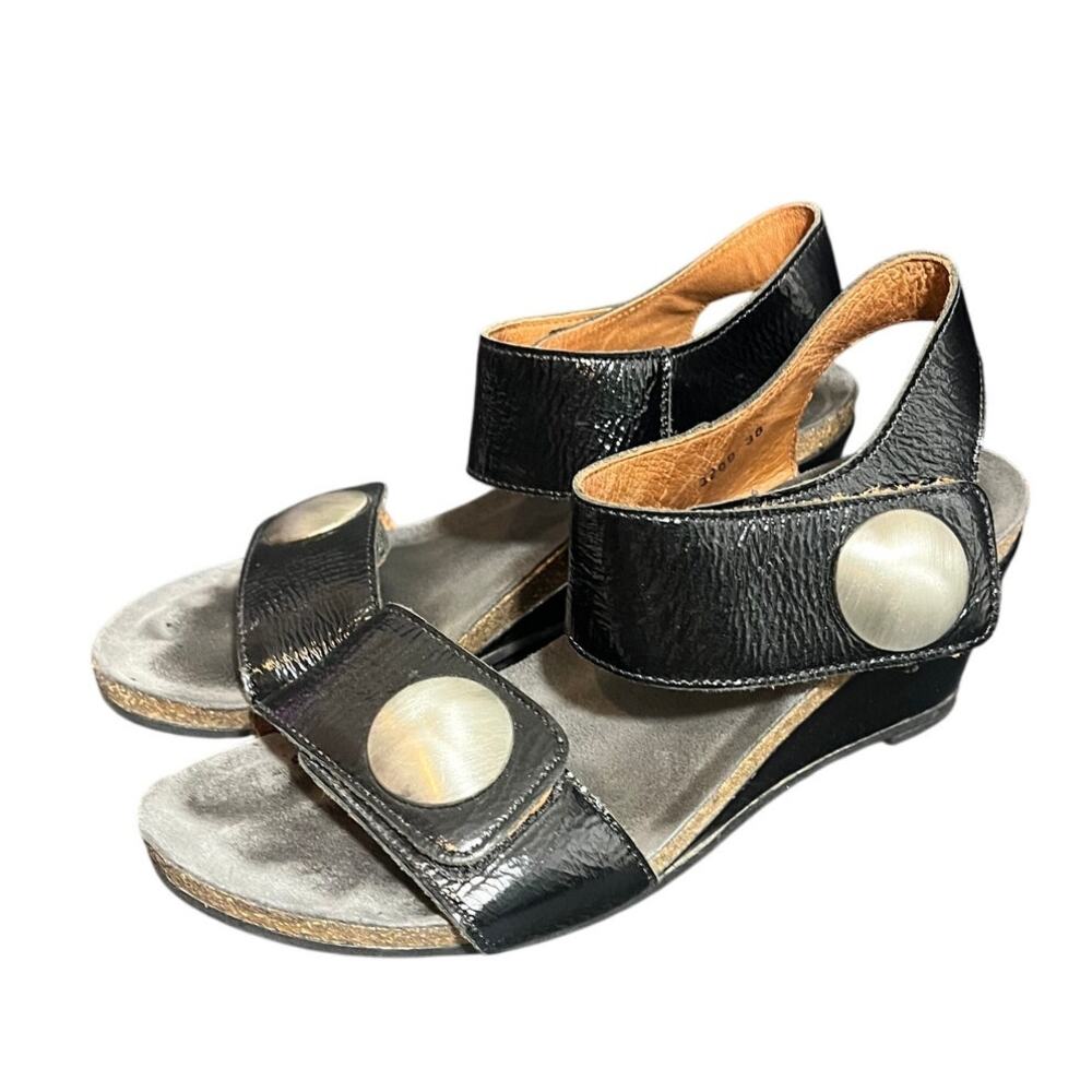Taōs Carousel 2 Black‎ Leather Wedge Heel Sandals Women’s Sz 38 US 7-7.5